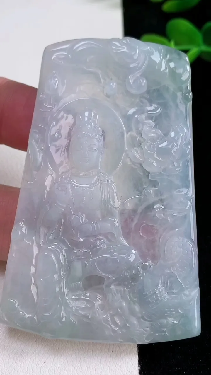 天然A货翡翠御龙观音菩萨吊坠，尺寸72.4-47-4.7，重量:31.84g
12月16日