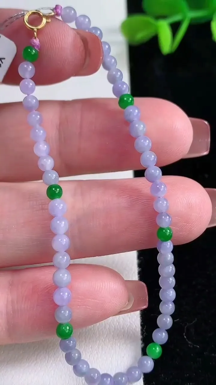 天然A货翡翠双彩紫罗兰小米珠手串，尺寸3.3-52颗，重量:3.36g12月16日
工厂直销收藏佳品,种好水足，色泽均匀，有种有色，上手高大气！
