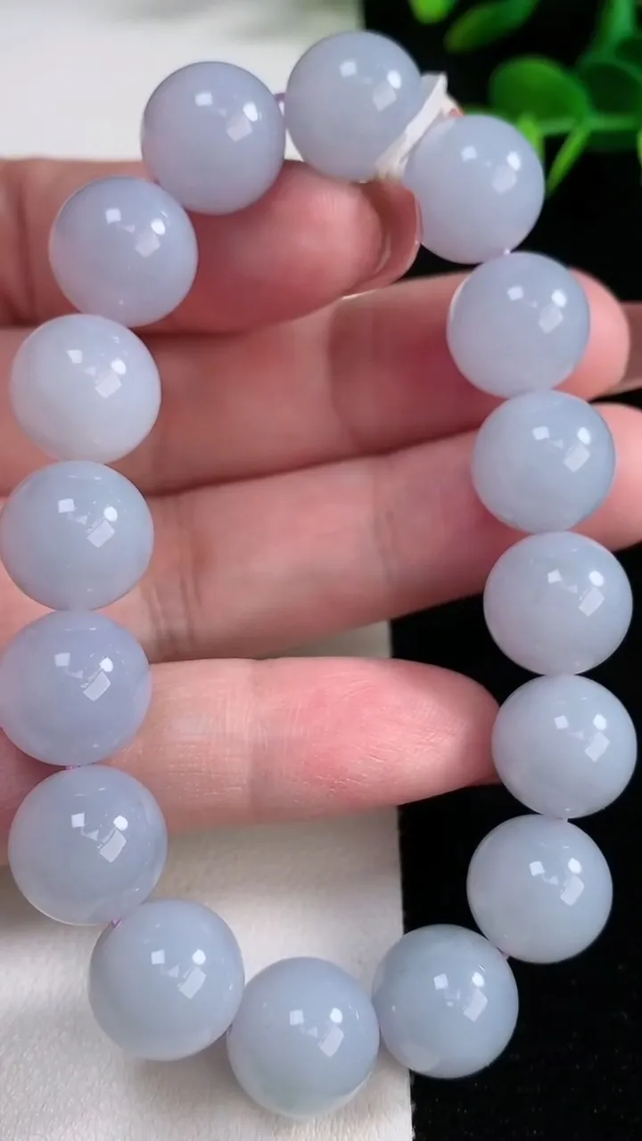 天然A货翡翠紫罗兰圆珠手串，尺寸12.2-16颗，重量:54.43g12月16日
工厂直销收藏佳品,