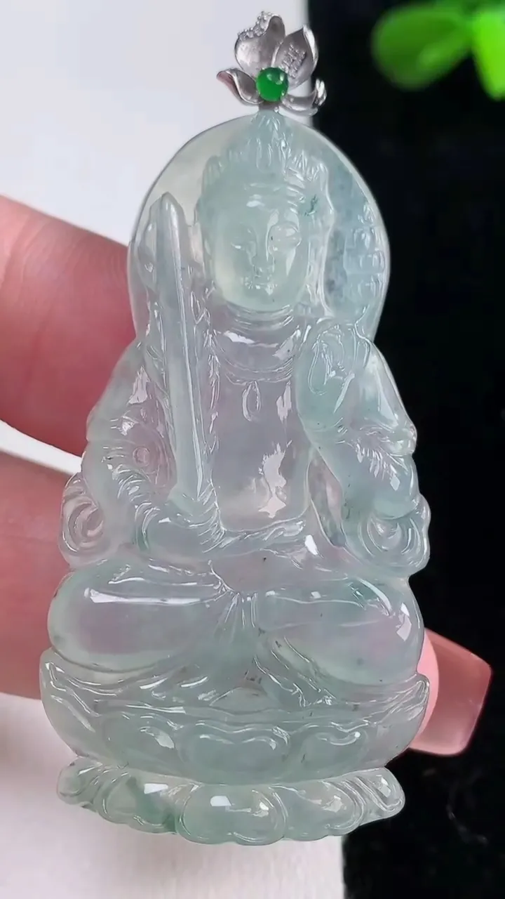 天然A货翡翠种飘花虚空藏菩萨吊坠，尺寸51.5-27.8-5.2，重量:15.11g
12月16日