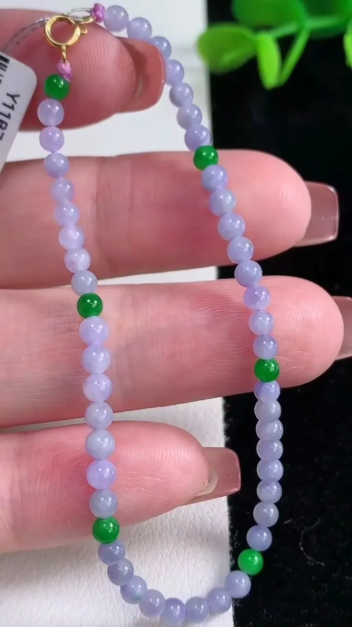 天然A货翡翠双彩紫罗兰小米珠手串，尺寸3.3-52颗，重量:3.36g12月16日
工厂直销收藏佳品