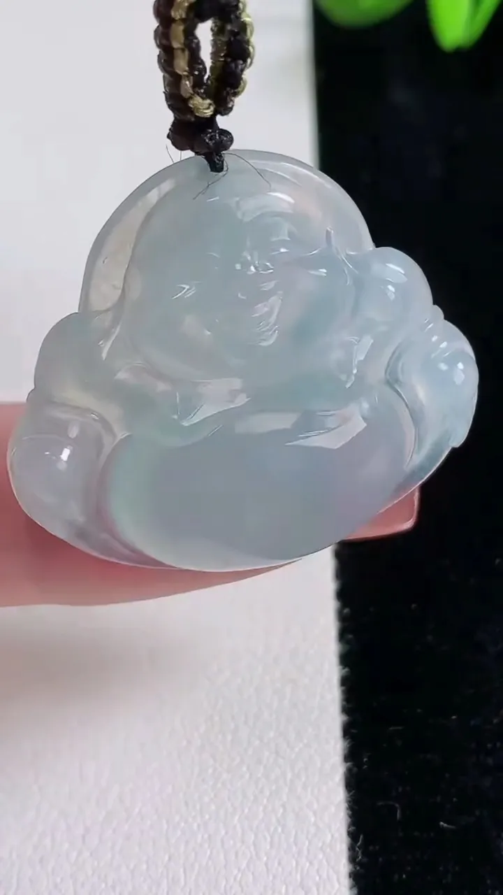 天然A货翡翠佛公吊坠，尺寸30.7-33-5.8，重量:8.69g
12月16日