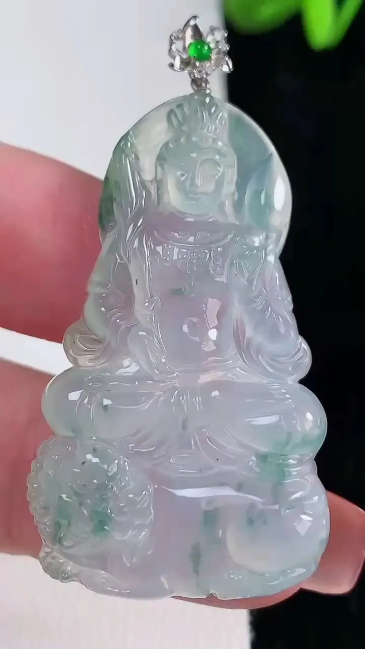 天然A货翡翠种飘花文殊菩萨吊坠，尺寸43.4-25.8-4.8，重量:10.45g
12月16日