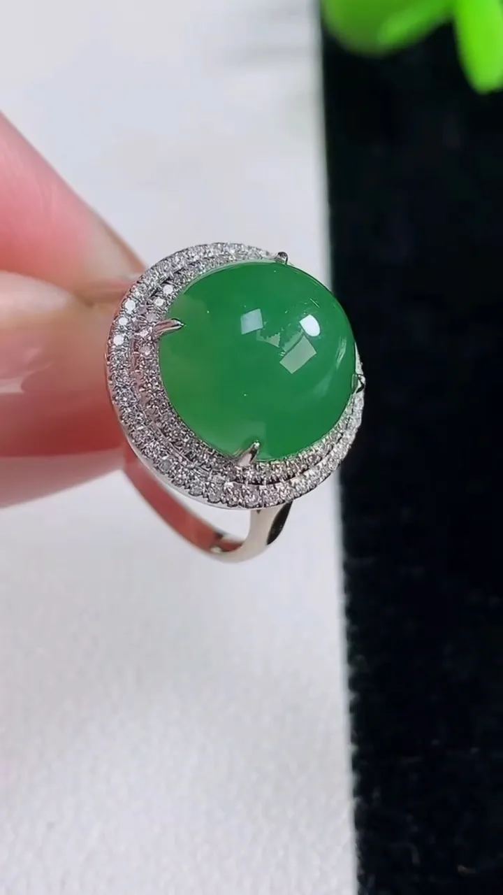 天然A货翡翠蛋面戒指，尺寸18-11-11.4，重量:4.43g2025年12月16日
工厂直销收藏