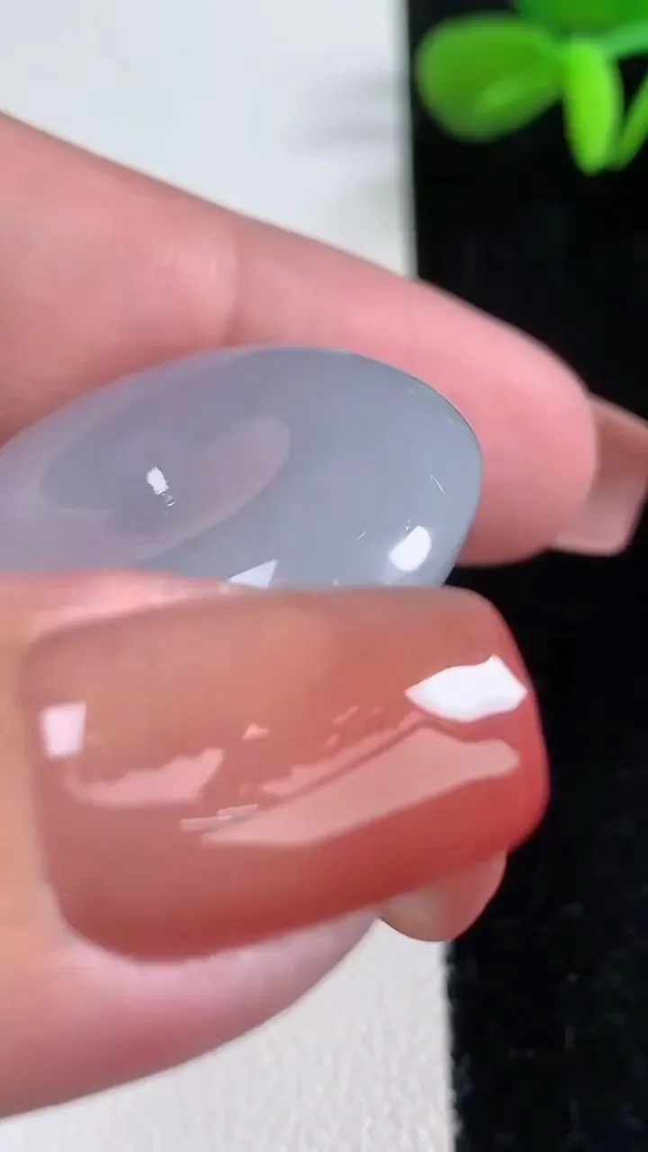 天然A货翡翠紫罗兰平安扣吊坠，尺寸29-8.6，重量:14.97g
12月16日