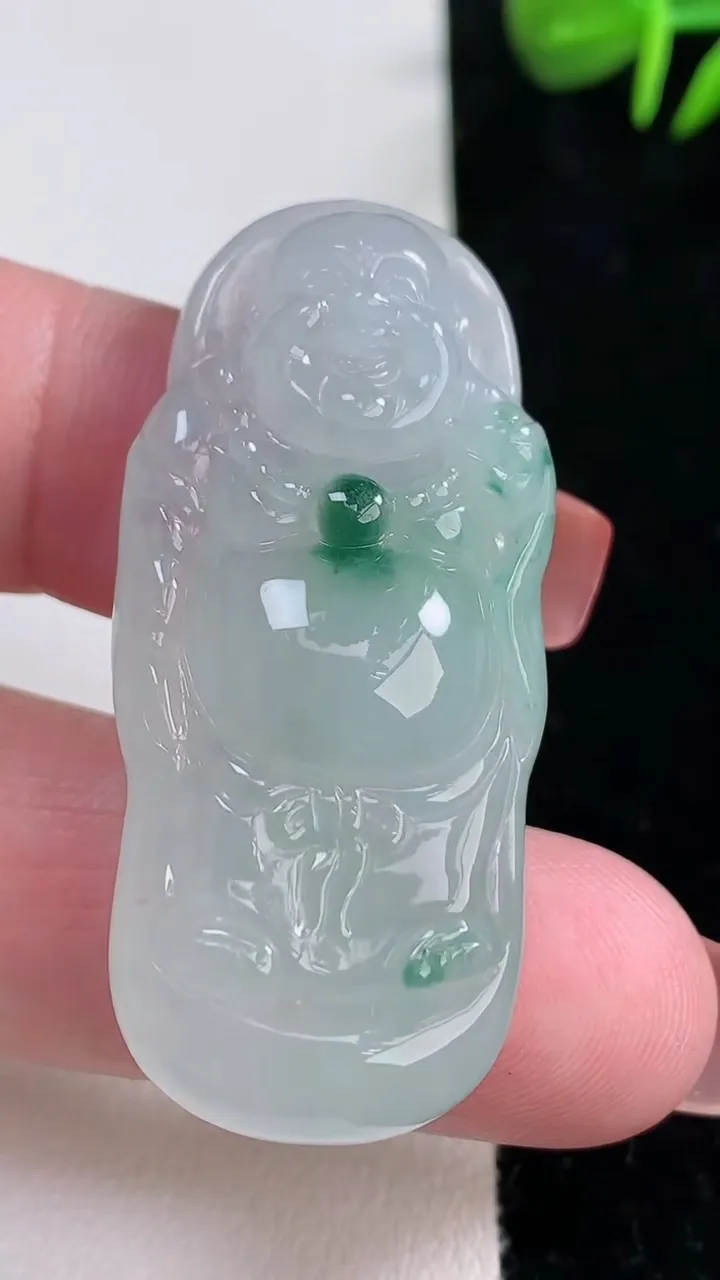 天然A货翡翠冰种飘花站佛 佛公吊坠，尺寸46.6-21-8.7，重量:16.82g
12月16日