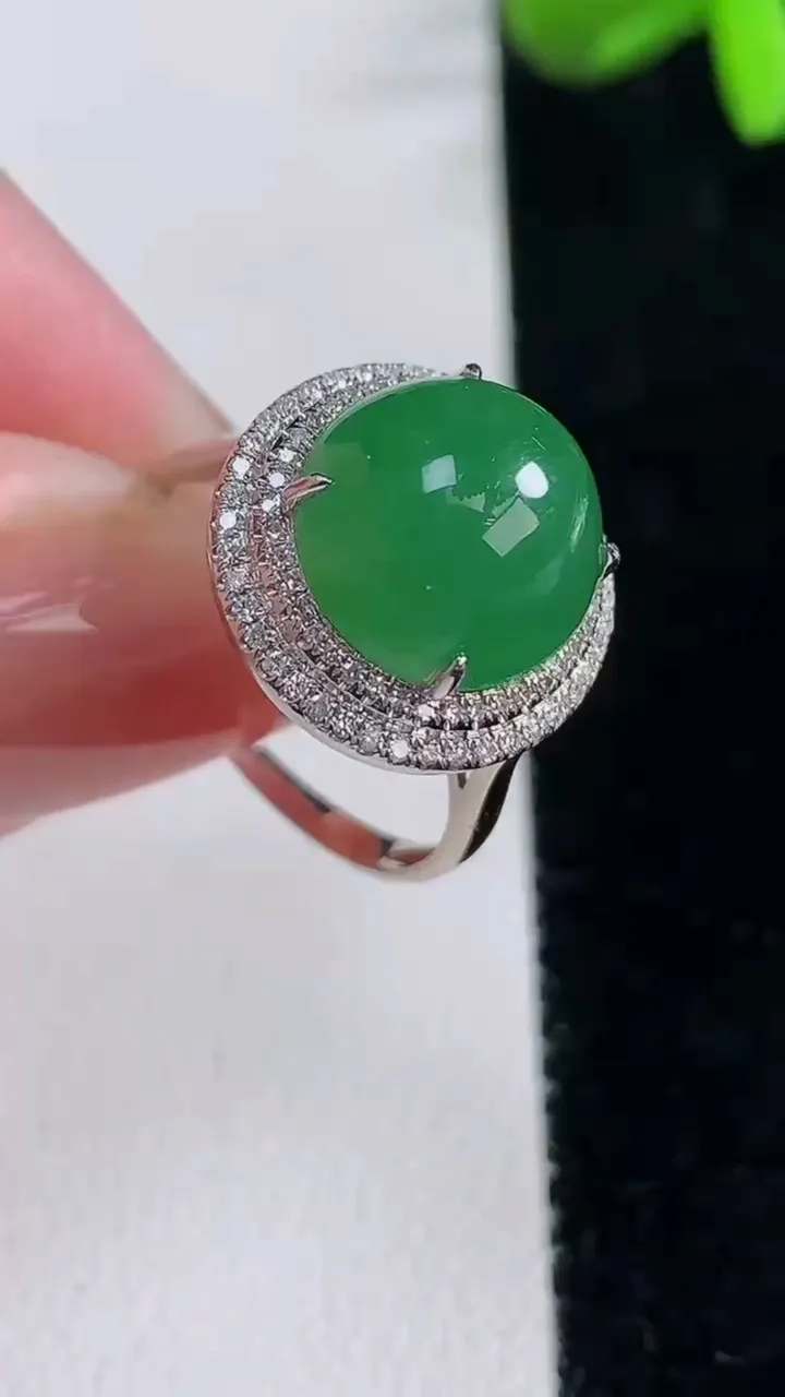 天然A货翡翠蛋面戒指，尺寸18-11-11.4，重量:4.43g2025年12月16日
工厂直销收藏