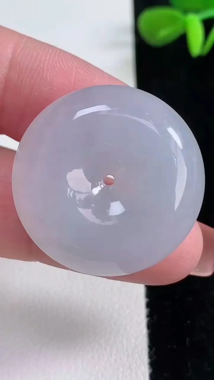 天然A货翡翠紫罗兰平安扣吊坠，尺寸29-8.6，重量:14.97g
12月16日