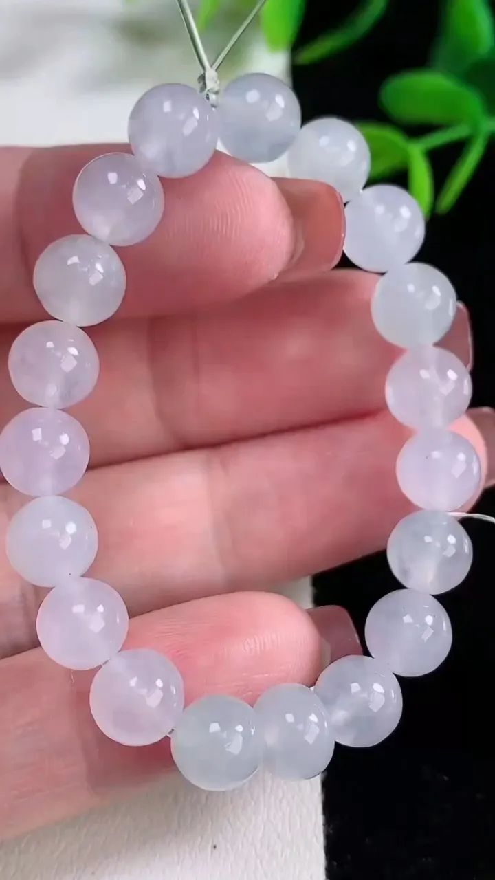天然A货翡翠种紫罗兰圆珠手串，尺寸7.6-19颗，重量:15.92g12月16日
工厂直销收藏佳品,