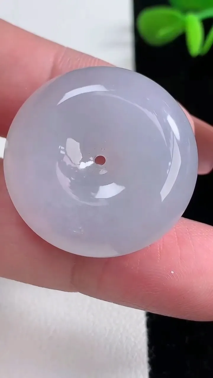 天然A货翡翠紫罗兰平安扣吊坠，尺寸29-8.6，重量:14.97g
12月16日