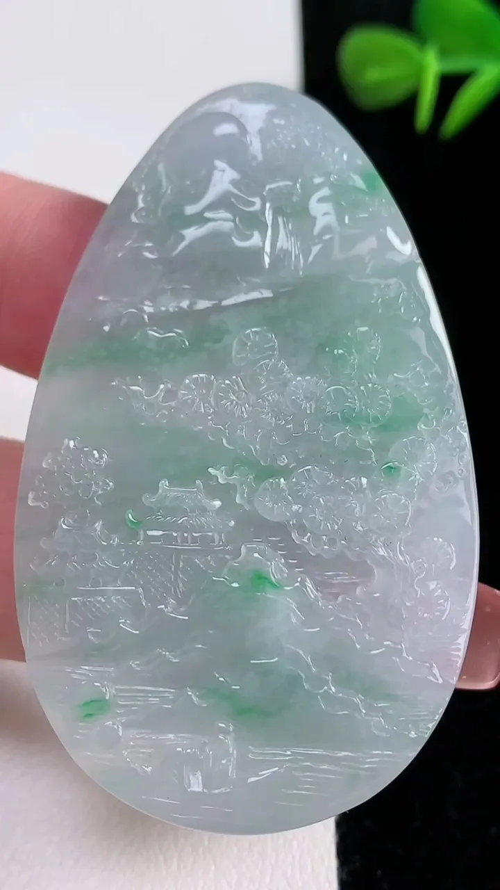 天然A货翡翠山水牌吊坠，尺寸59.2-36-4，重量:18.86g
12月16日