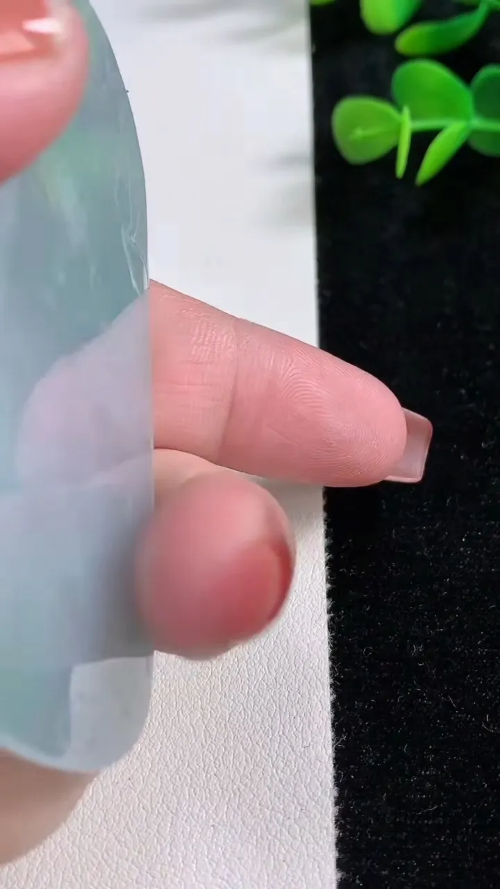 天然A货翡翠虚空藏菩萨吊坠，尺寸676-45.2-5.2，重量:35.89g
12月17日