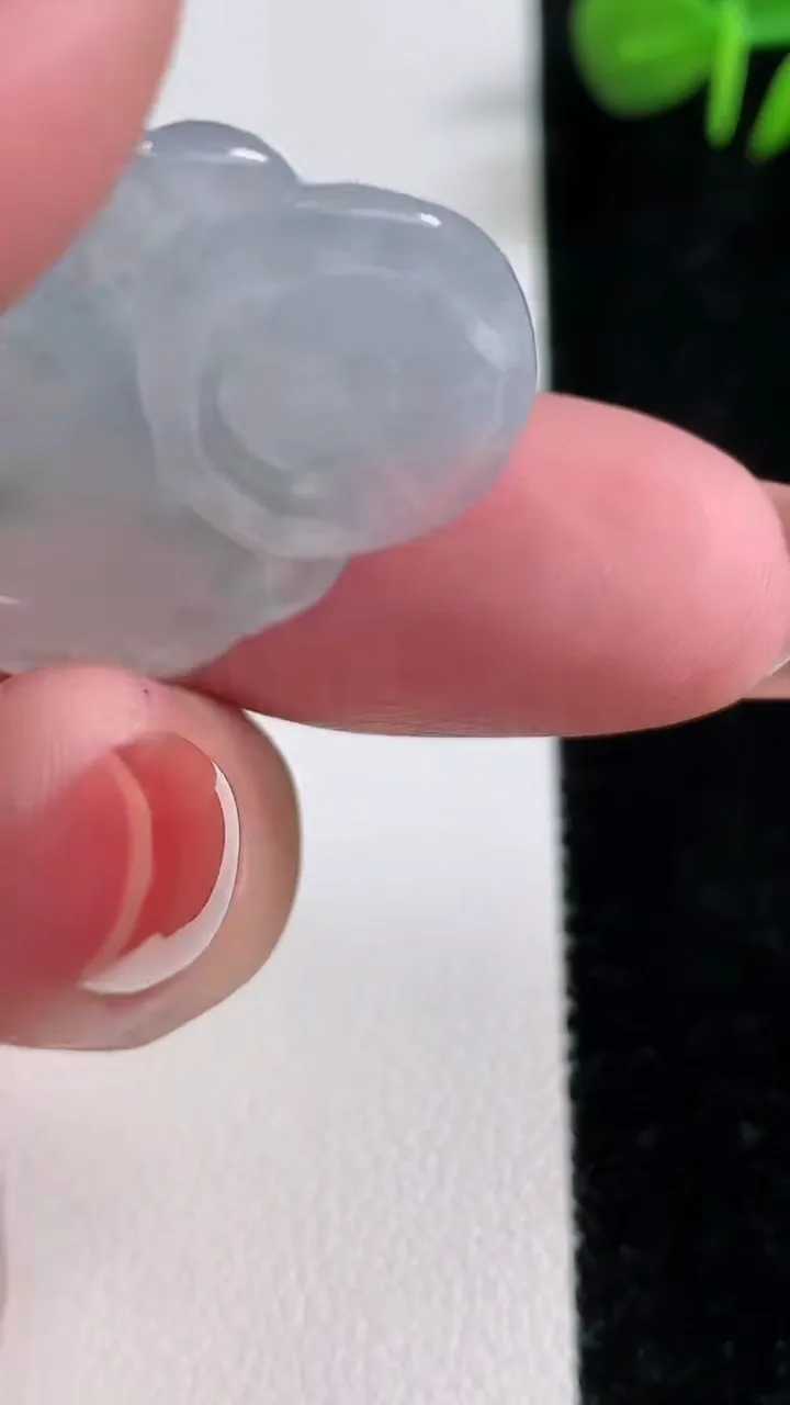 天然A货翡翠冰种飘花佛公吊坠，尺寸28-30.8-6.3，重量:8.28g
12月17日