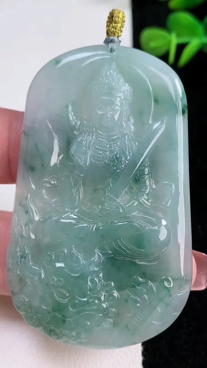 天然A货翡翠冰种飘花文殊菩萨吊坠，尺寸63.5-38.7-5.3，重量:28.98g
12月17日