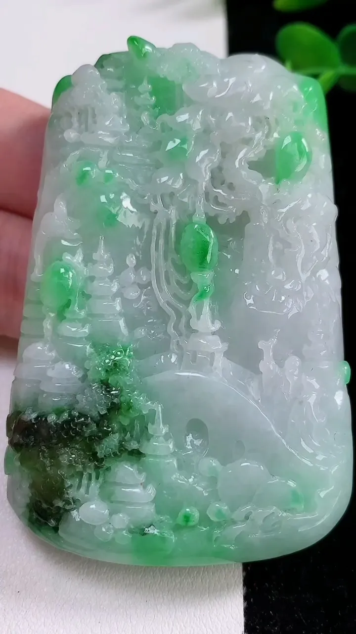 天然A货翡翠山水牌吊坠，尺寸73.6-49-13.6，重:113.18g
12月17日