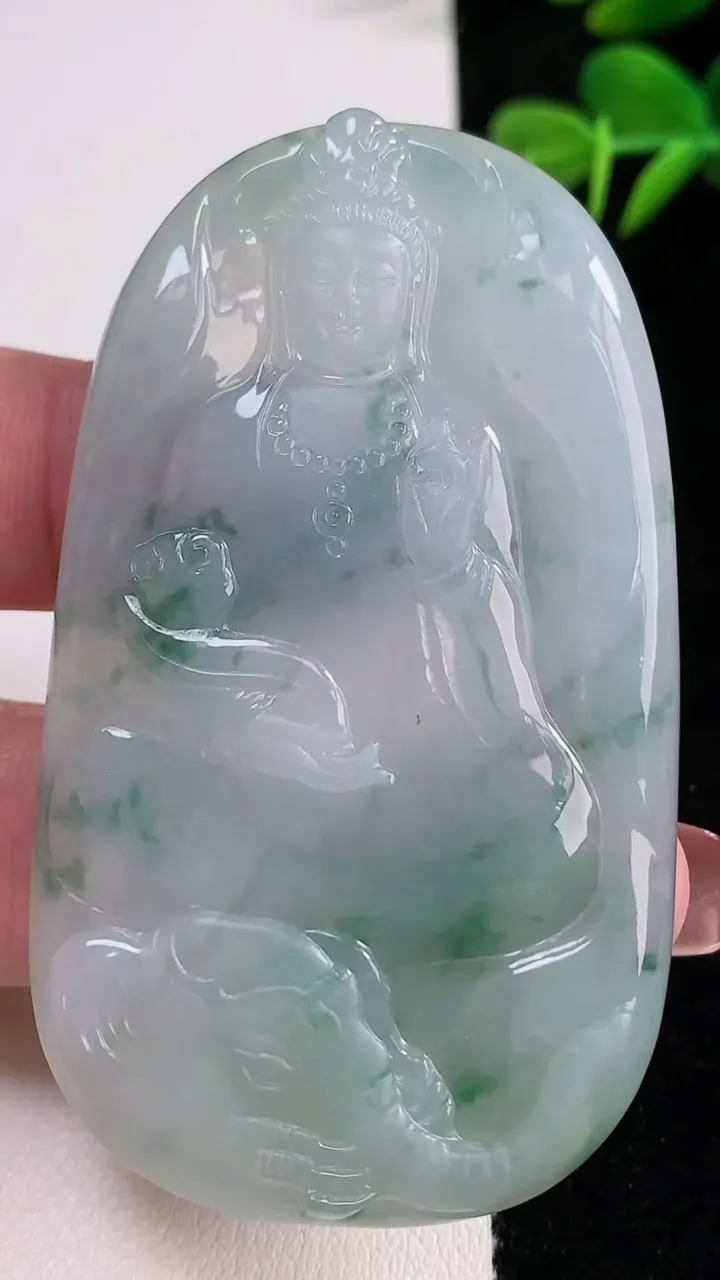 天然A货翡翠冰种飘花普贤菩萨吊坠，尺寸67.7-39.7-5.8，重量:37.10g
12月17日