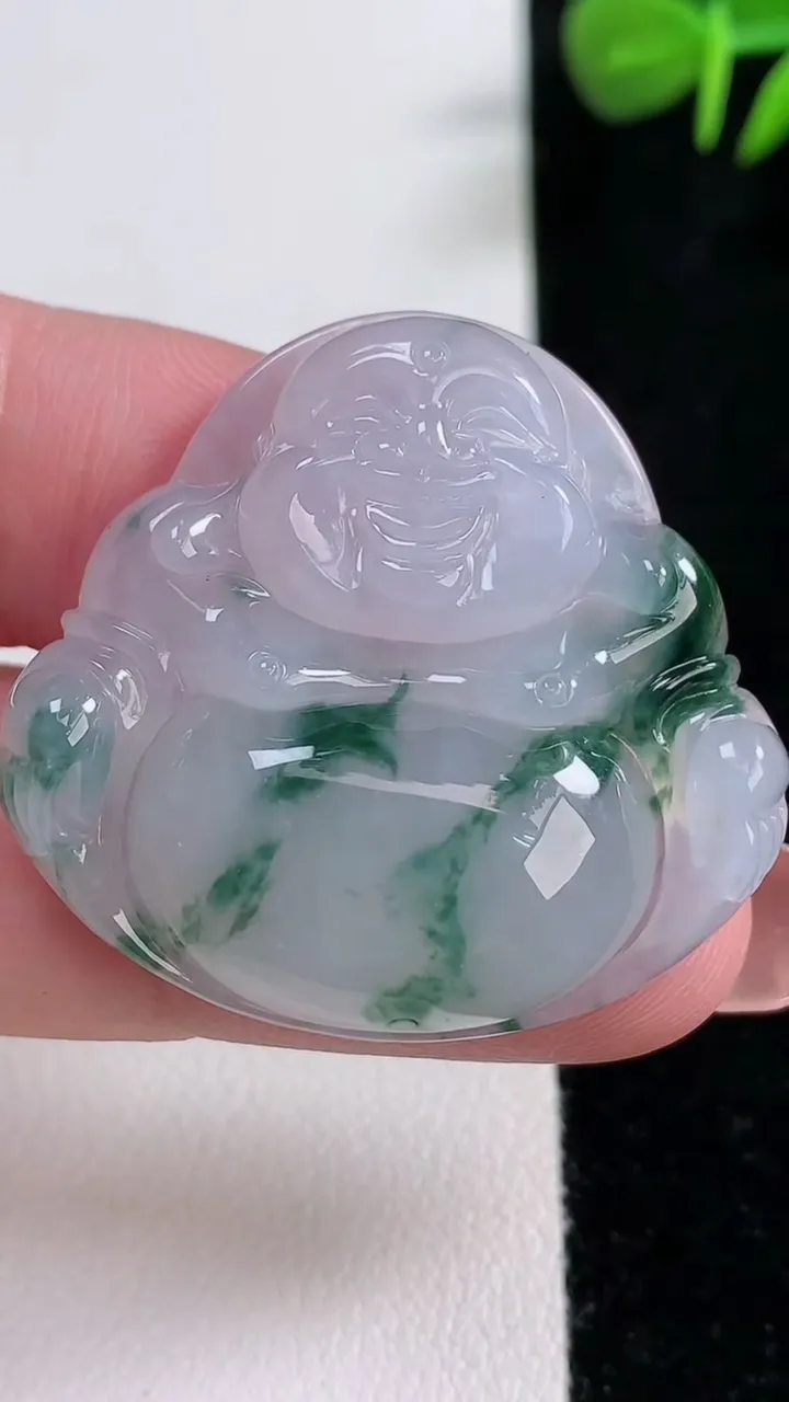 天然A货翡翠冰种飘花佛公吊坠，尺寸33-35.8-7，重量:13.80g
12月17日