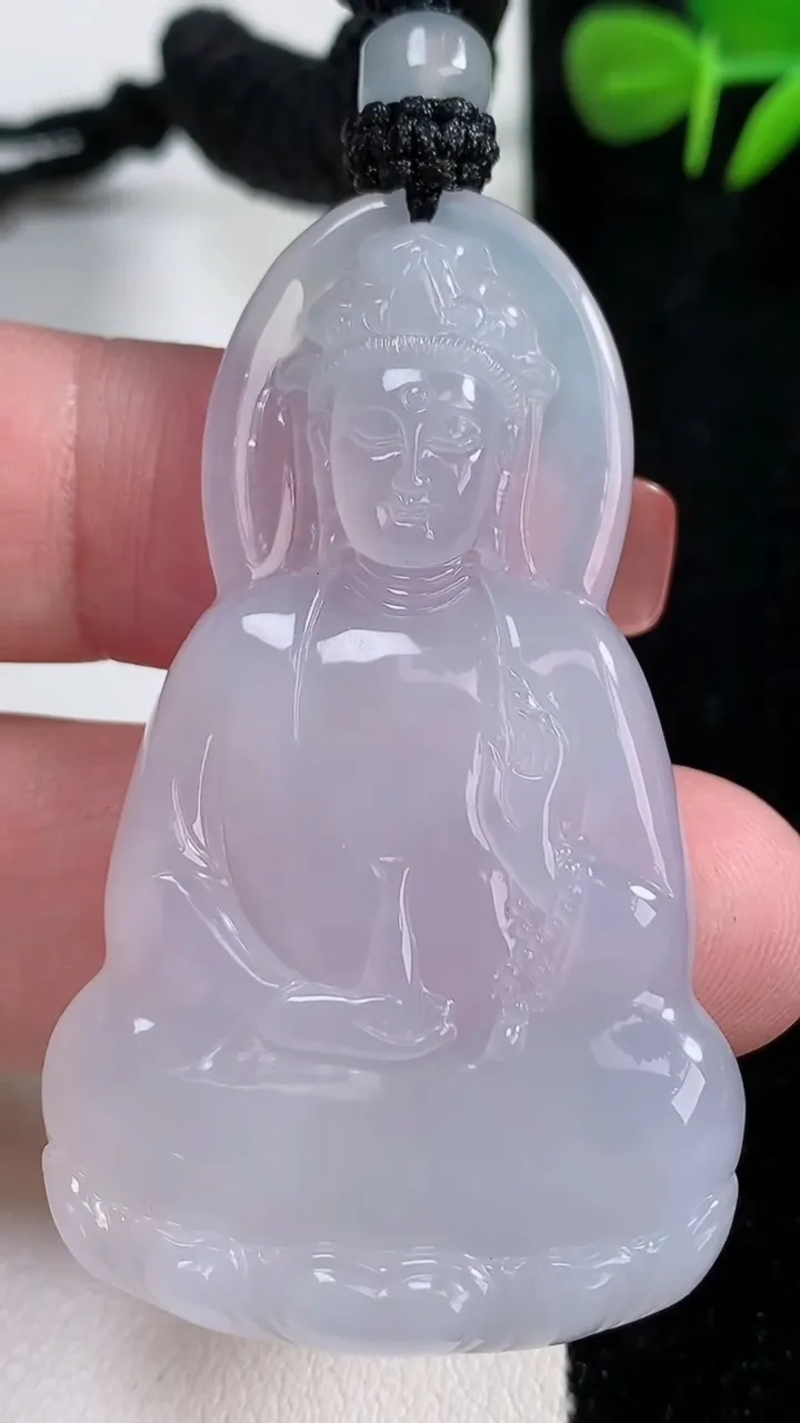 天然A货翡翠观音菩萨吊坠，尺寸56-33.5-5.2，重量:22.72g
12月17日