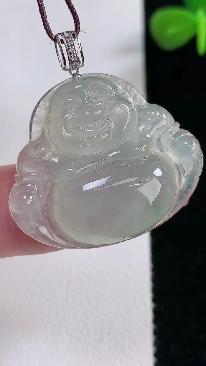 天然A货翡翠佛公吊坠，尺寸26-30.4-6，重:6.87g
12月17日