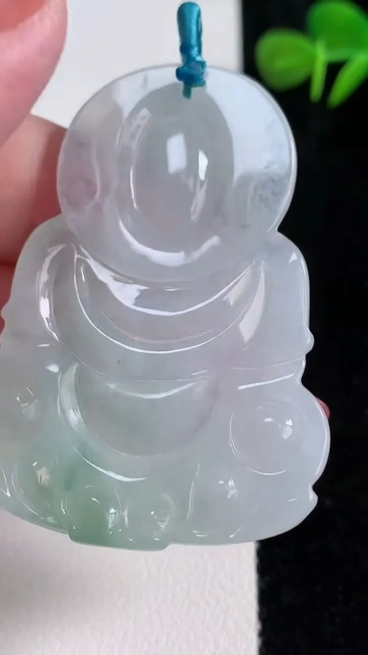 天然A货翡翠观音菩萨吊坠，尺寸51.8-38.4-5.6，重量:19.11g
12月17日