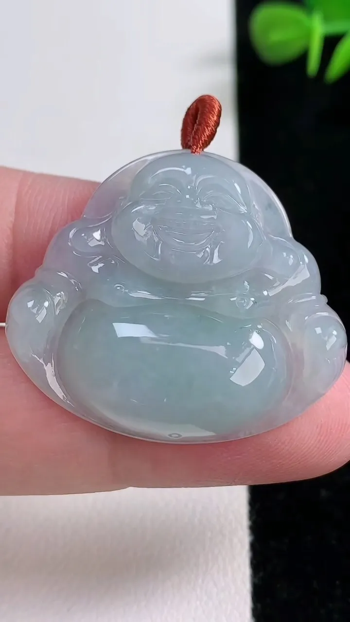 天然A货翡翠佛公吊坠，尺寸30.9-35.3-5.8，重量:9.17g
12月17日