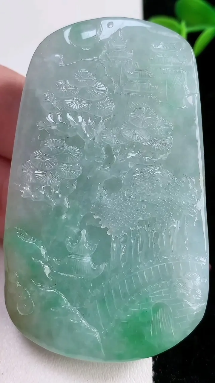 天然A货翡翠山水牌吊坠，尺寸69-42-15，重:90.66g
12月17日