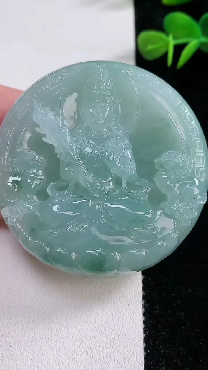 天然A货翡翠飘花文殊菩萨吊坠，尺寸53.8-16，重:79.98g
12月17日