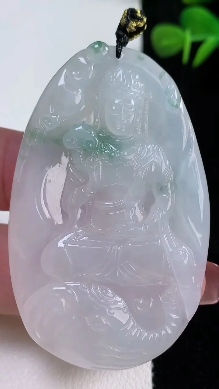 天然A货翡翠普贤菩萨吊坠，尺寸60.6-37.3-5.3，重量:25.82g
12月17日