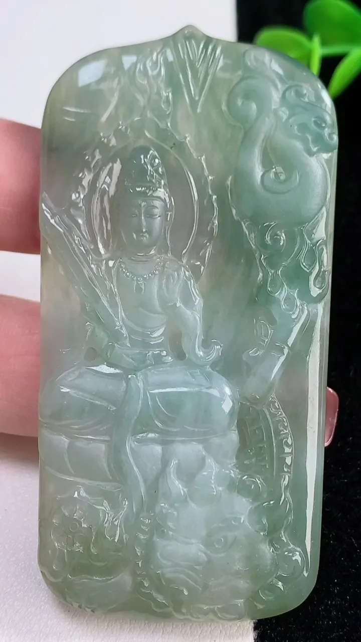 天然A货翡翠文殊菩萨吊坠，尺寸76-38.5-5，重量:34.12g
12月17日