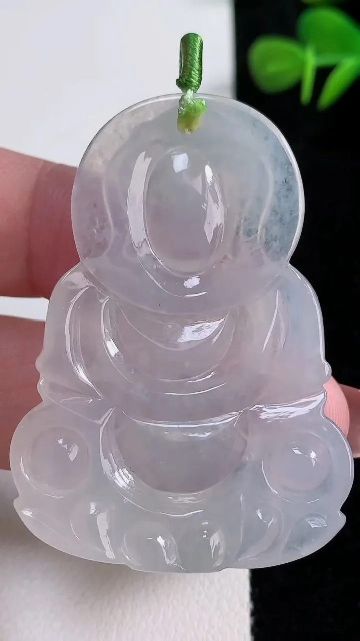 天然A货翡翠观音菩萨吊坠，尺寸52.3-37.4-5.4，重量:16.36g
12月17日