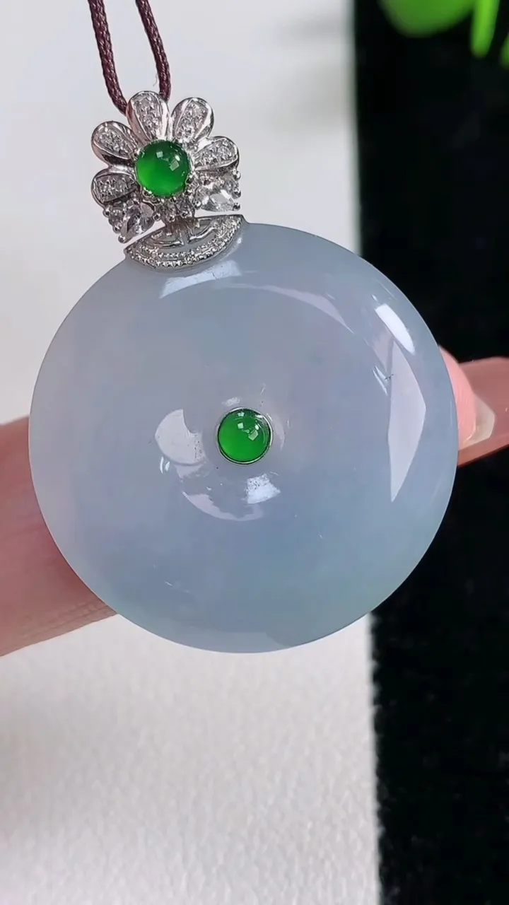 天然A货翡翠18K金紫罗兰平安扣吊坠，尺寸26.2-5.4，重量:8.64g
12月17日