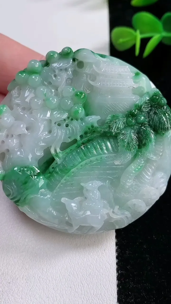 天然A货翡翠山水牌吊坠，尺寸57.5-14.5，重:104.79g
12月17日