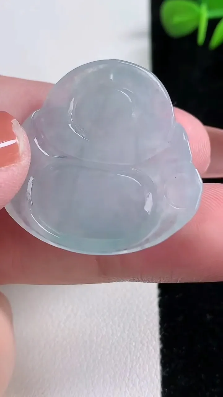 天然A货翡翠佛公吊坠，尺寸30.8-33.8-6，重量:9.54g
12月17日