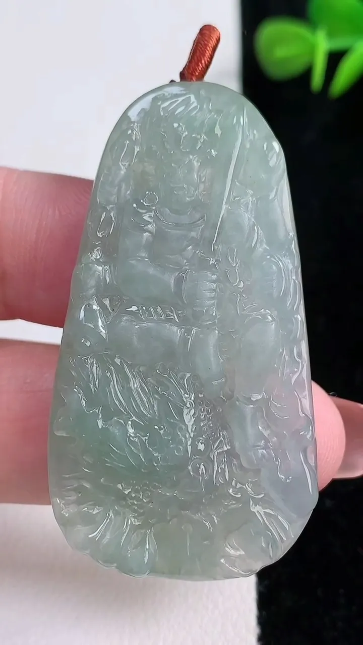 天然A货翡翠御龙不动明王吊坠，尺寸51-27.4-5.4，重量:16.75g
12月17日