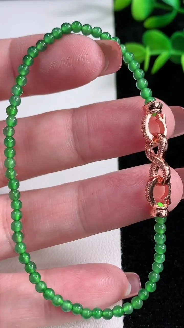 天然A货翡翠小米珠手串，尺寸3-60颗，重量:4.33g12月17日
工厂直销收藏佳品,种好水足，色