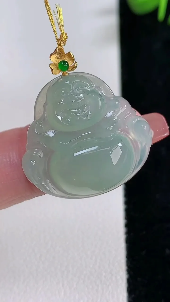天然A货翡翠佛公吊坠，尺寸22.8-24.3-5.8，重量:4.88g
12月17日
