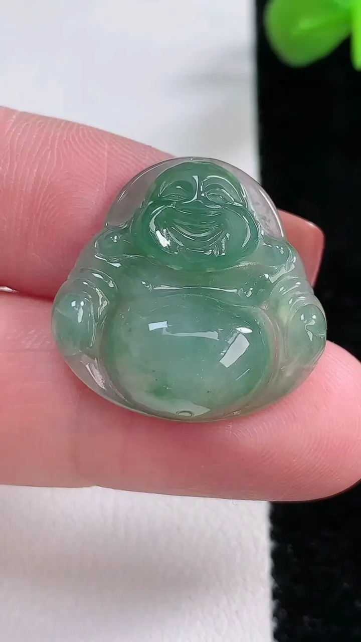 天然A货翡翠佛公吊坠，尺寸23.8-24.5-5.9，重:4.48g
12月17日