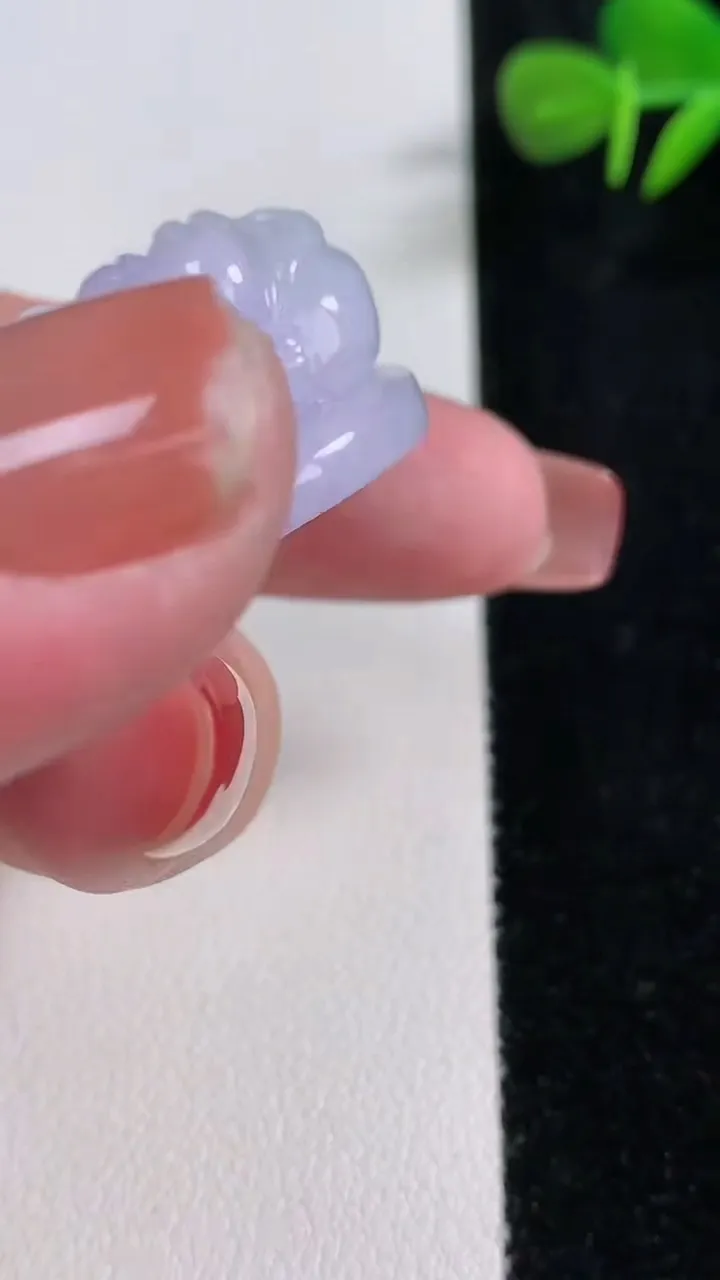 天然A货翡翠紫罗兰佛公吊坠，尺寸40.6-39.2-16.8，重量:46.49g
12月17日