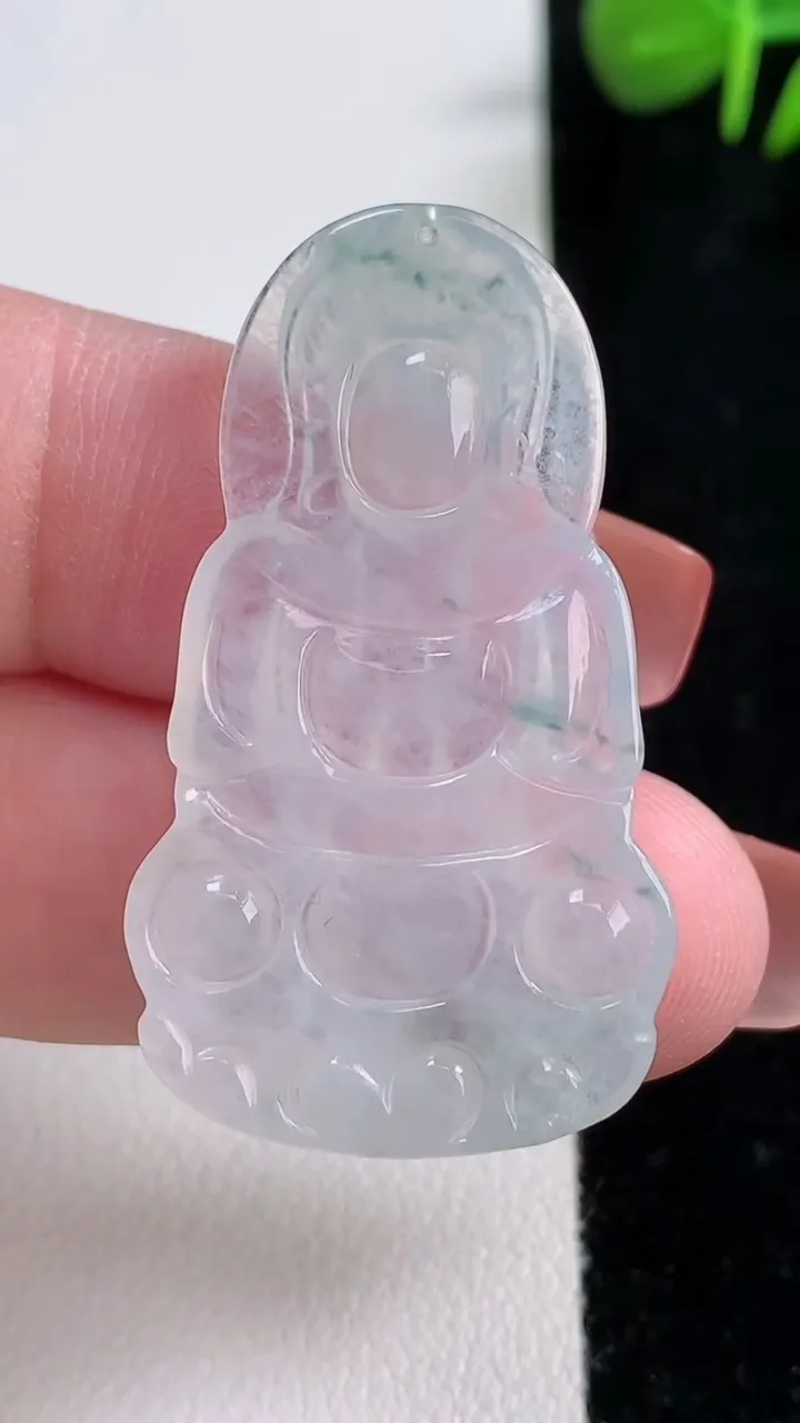 天然A货翡翠冰种飘花观音菩萨吊坠，尺寸40.4-23.5-3.5，重量:5.87g
12月17日