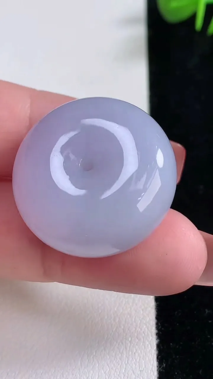 天然A货翡翠紫罗兰平安扣吊坠，尺寸27.2-12.3，重量:20.08g
12月17日