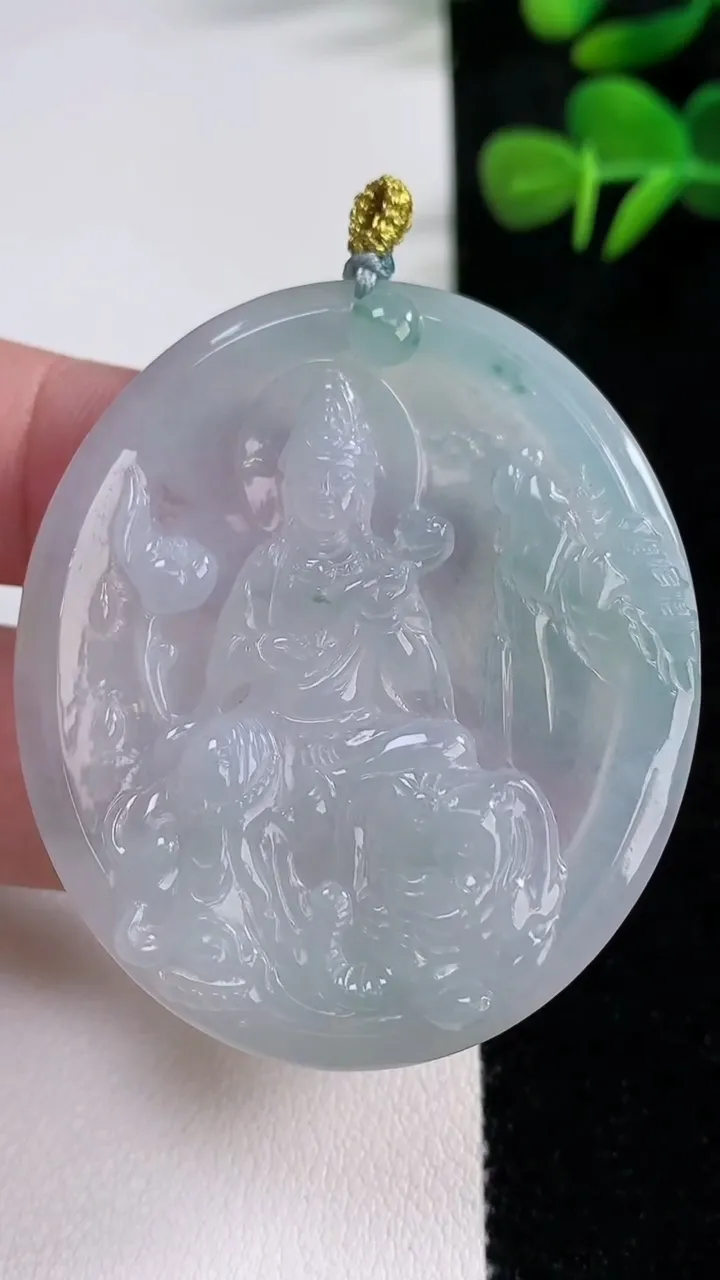 天然A货翡翠冰种飘花普贤菩萨吊坠，尺寸50.6-43.8-5.4，重量:23.89g
12月17日