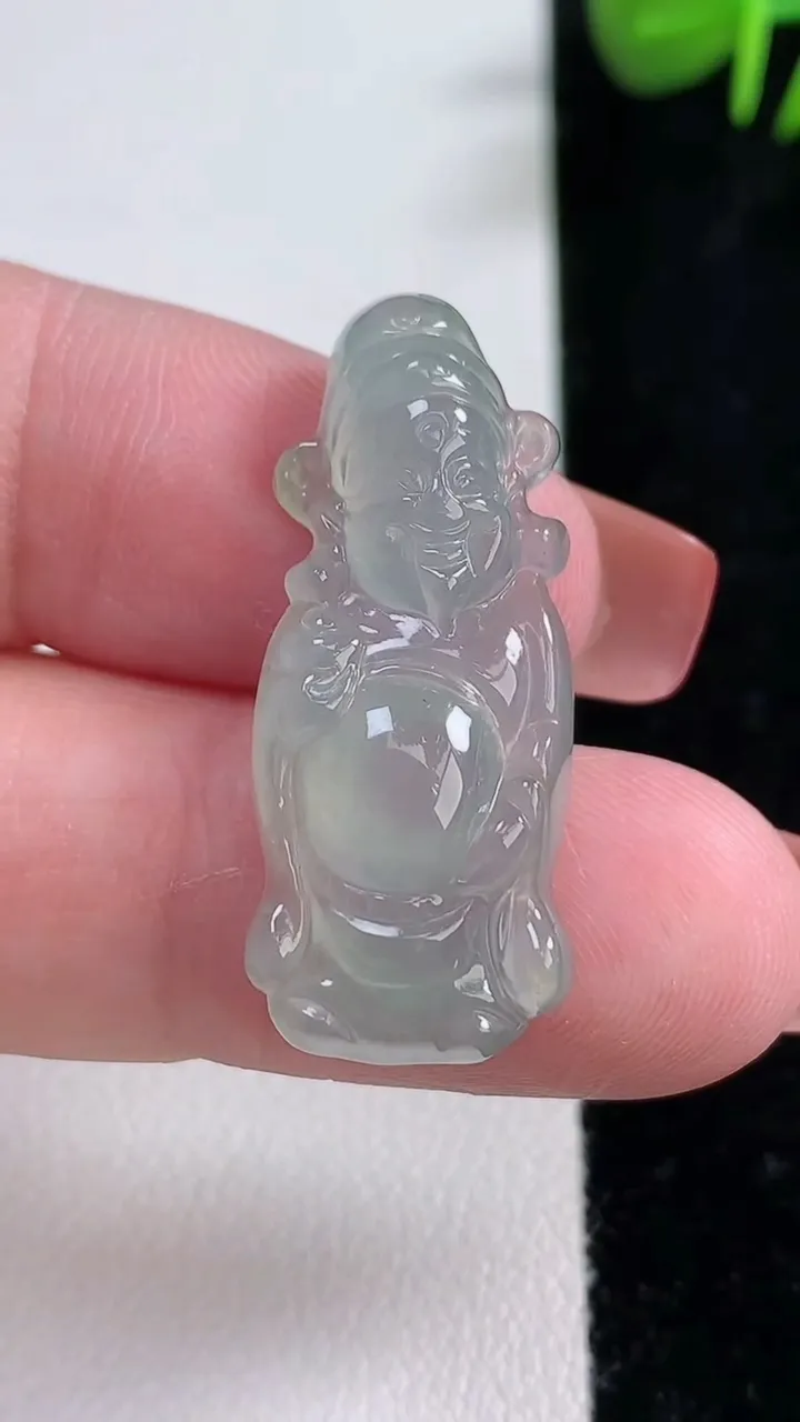 天然A货翡翠财神爷吊坠，尺寸32.5-13.7-5.6，重量:4.32g
12月17日