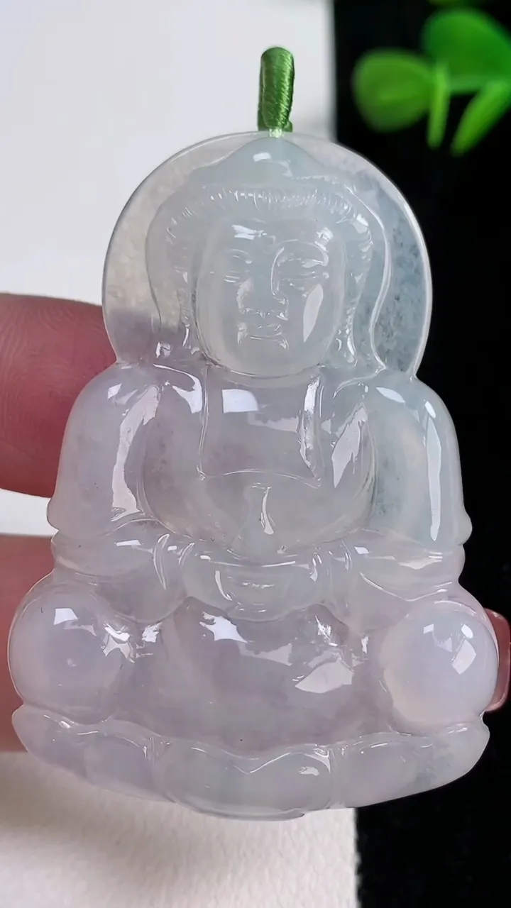 天然A货翡翠观音菩萨吊坠，尺寸52.3-37.4-5.4，重量:16.36g
12月17日