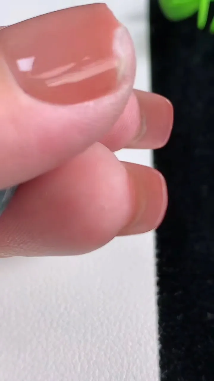 天然A货翡翠冰种紫罗兰飘花无事牌吊坠，尺寸30.2-14.5-5.4，重量:8.31g
12月17日