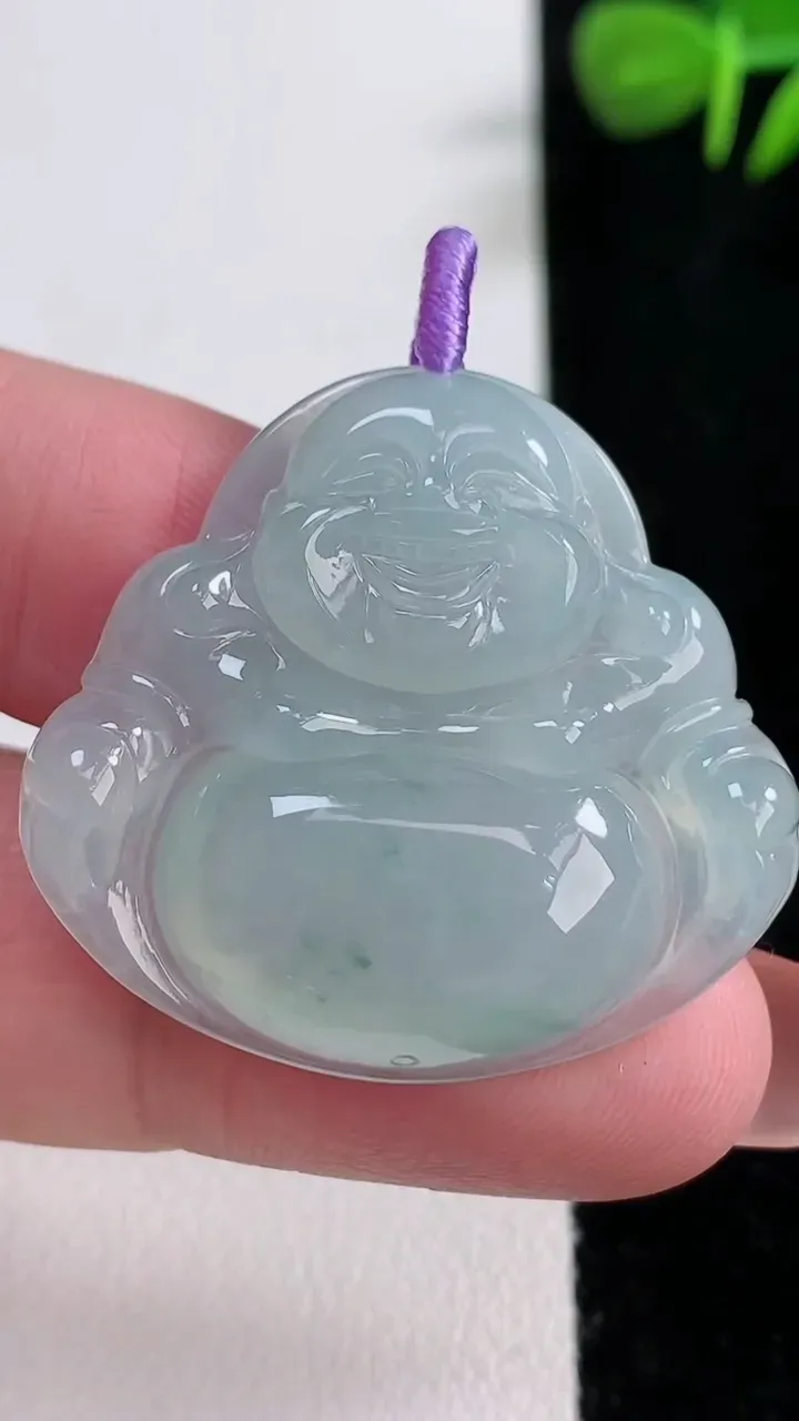 天然A货翡翠冰种飘花佛公吊坠，尺寸31-33.7-6，重量:9.37g
12月17日