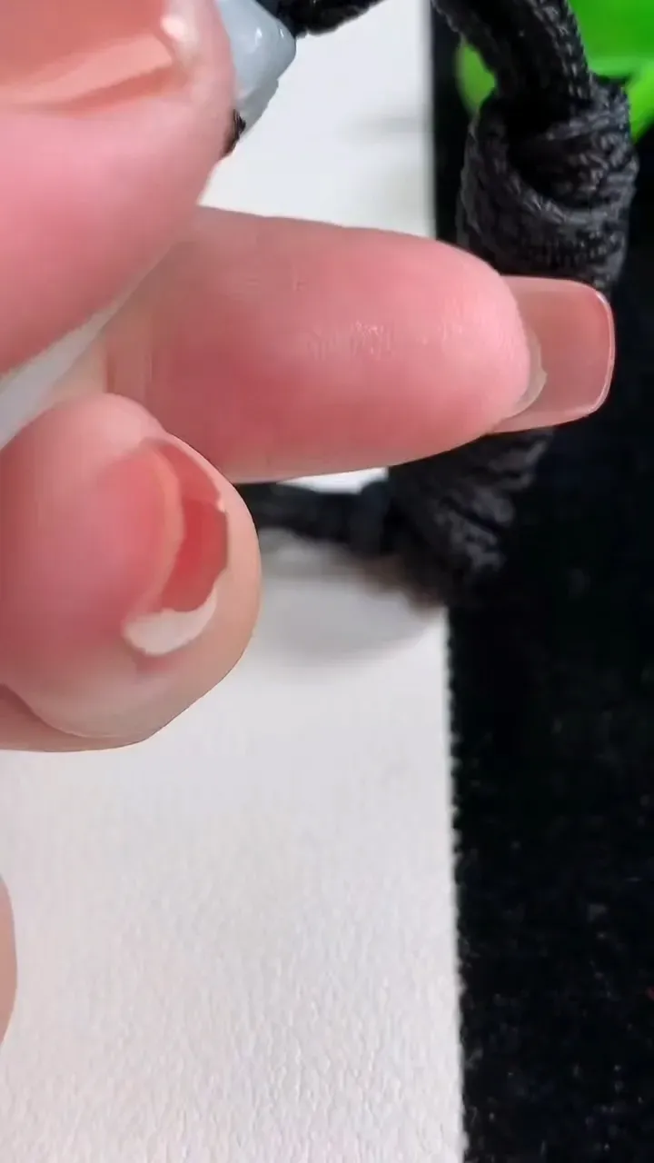 天然A货翡翠冰种飘花仿古无事牌吊坠，尺寸42-27-4.8，重量:20.91g
12月17日