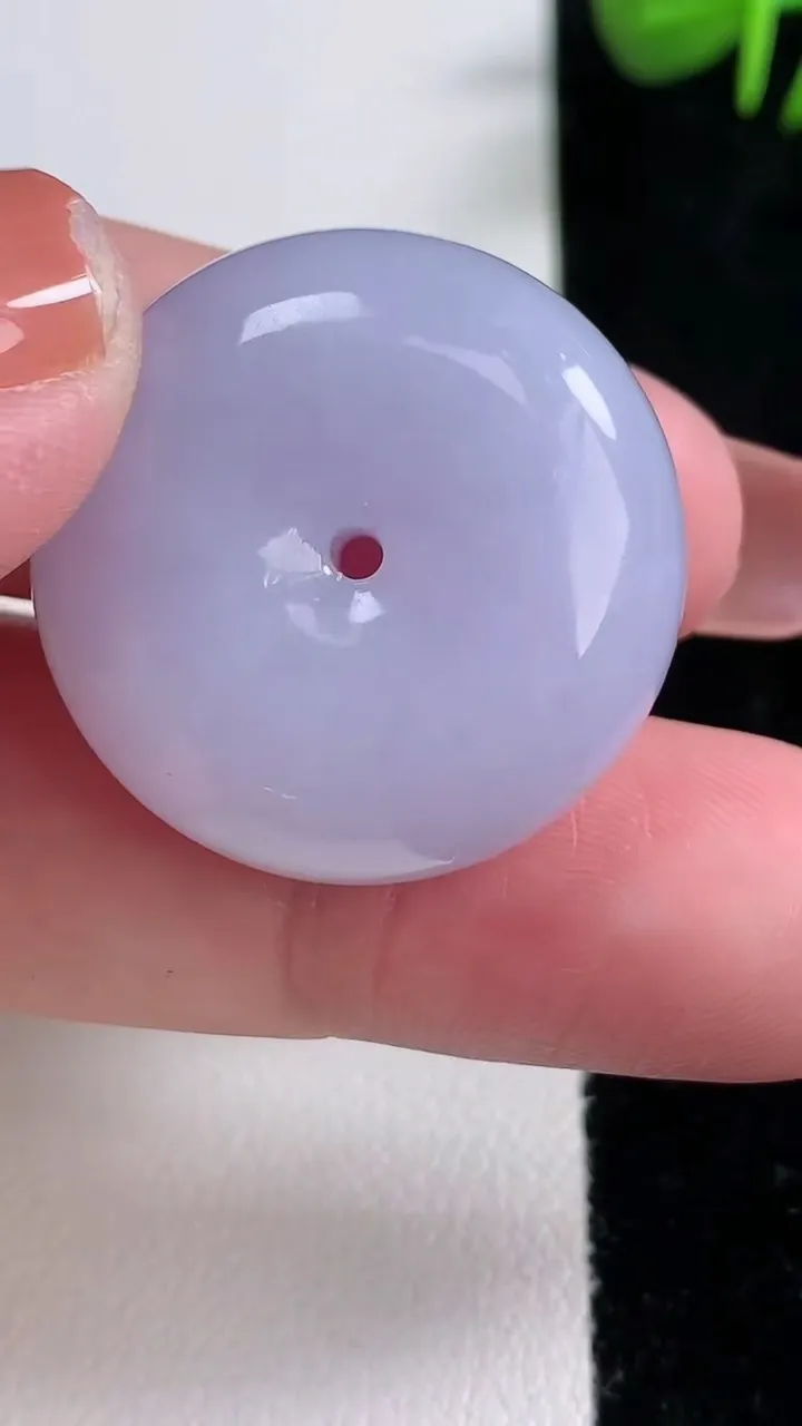 天然A货翡翠紫罗兰平安扣吊坠，尺寸27.2-12.3，重量:20.08g
12月17日