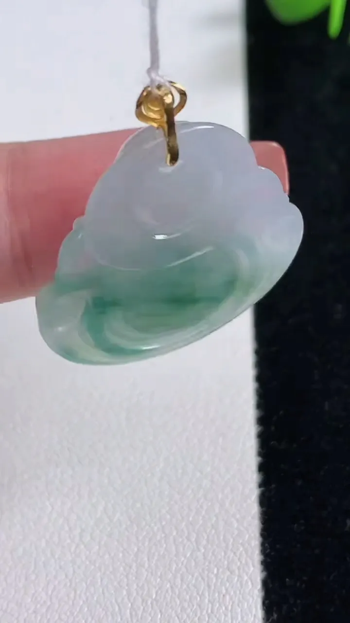 天然A货翡翠种飘花佛公吊坠，尺寸25.8-28.2-5.2，重量:5.90g
12月17日