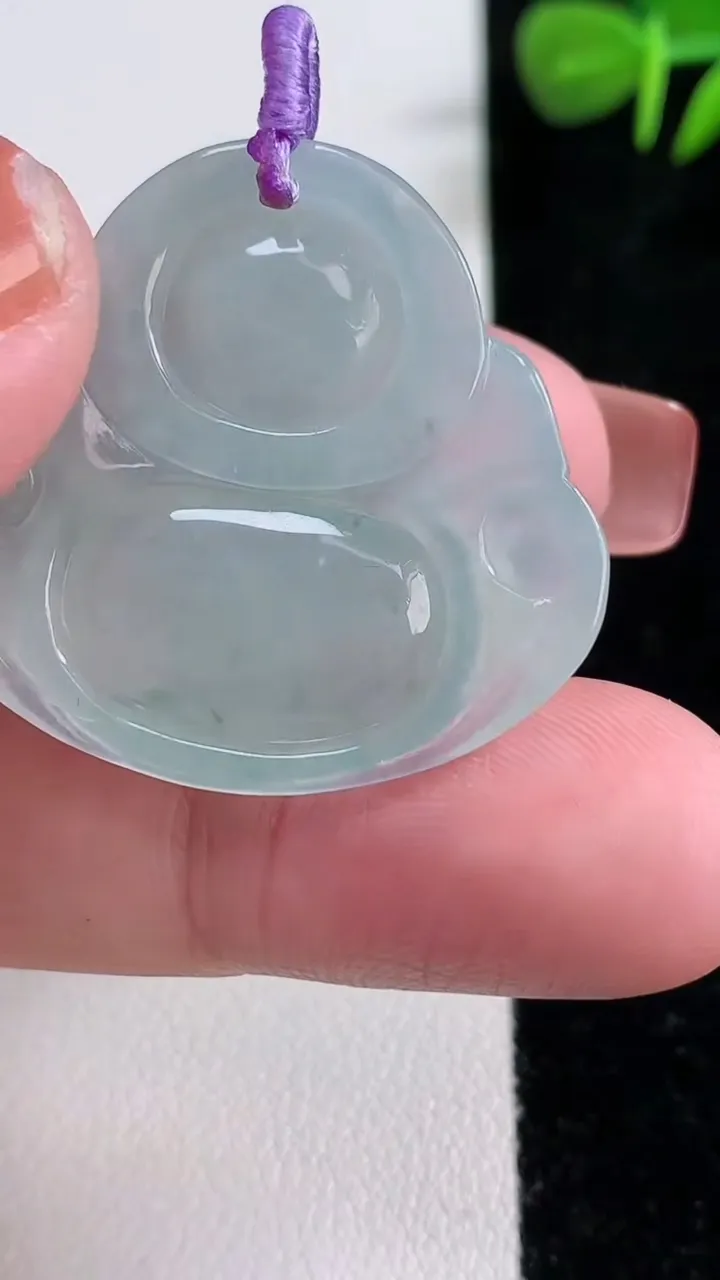 天然A货翡翠冰种飘花佛公吊坠，尺寸31-33.7-6，重量:9.37g
12月17日