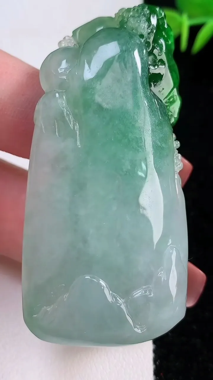 天然A货翡翠山水牌吊坠，尺寸74-40-24，重:47.91g
12月17日